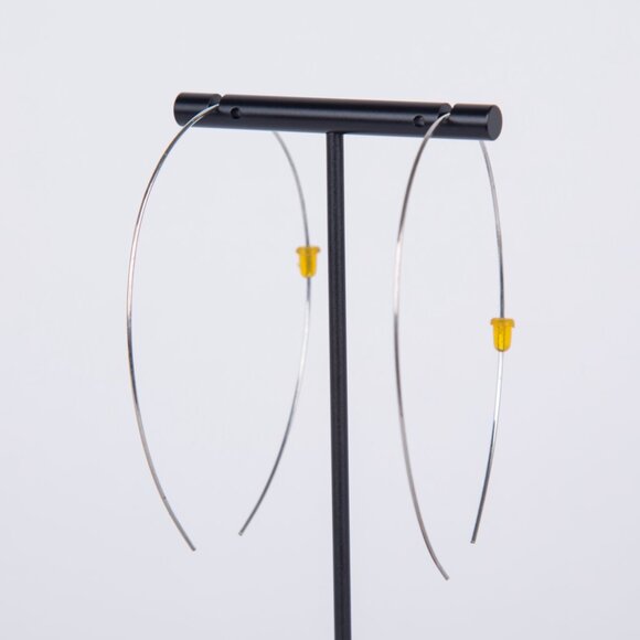 BNWT FREE PEOPLE LIGHTWEIGHT SILVER OPEN OVAL HOOPS PLASTIC ADJUSTABLE BACKING - Picture 2 of 6